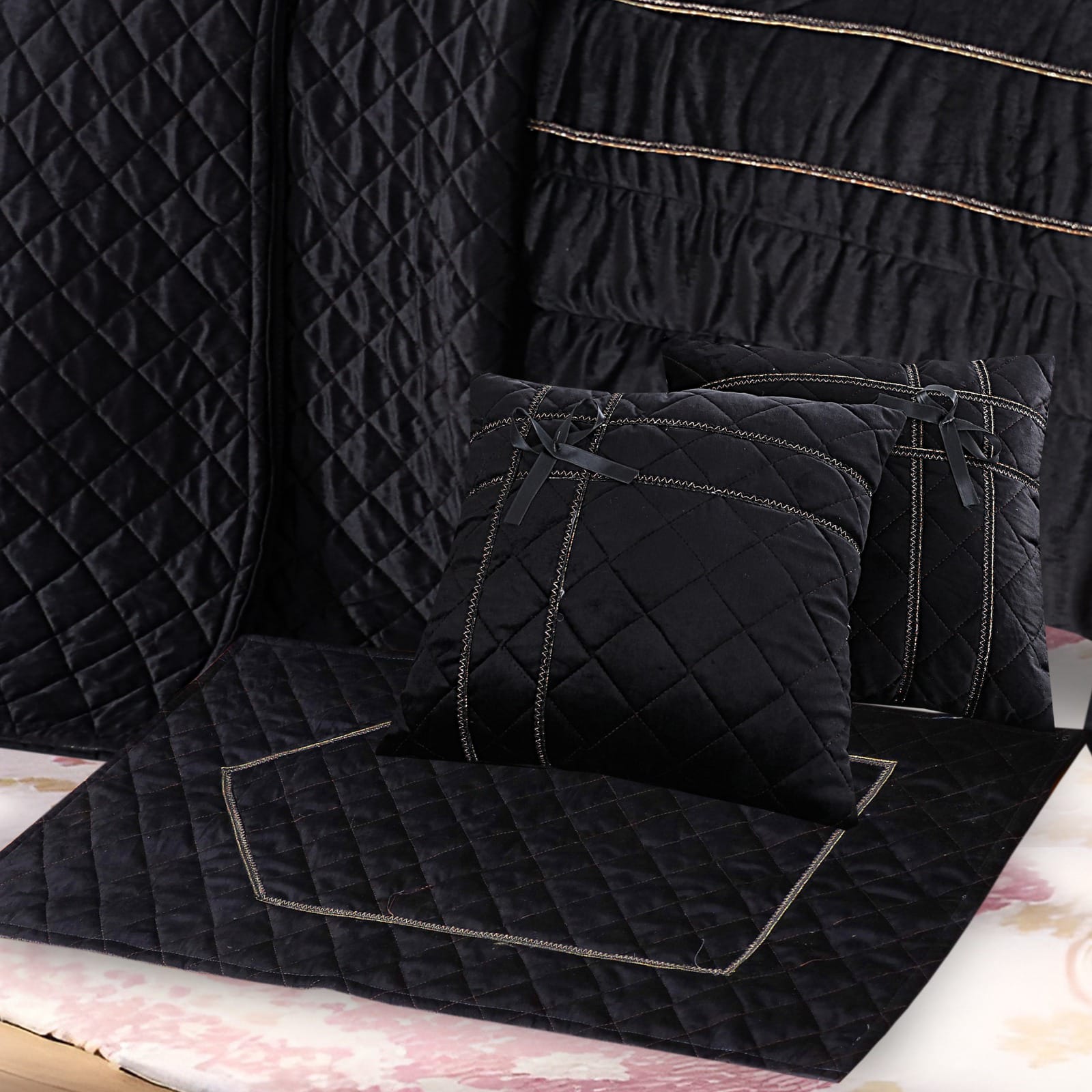 Velvet 14 Pcs Razai Set